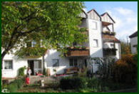 Bild zeigt den Sonnengarten von Elke Beisserim Seenland